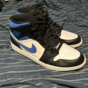 Jordan 1 mid